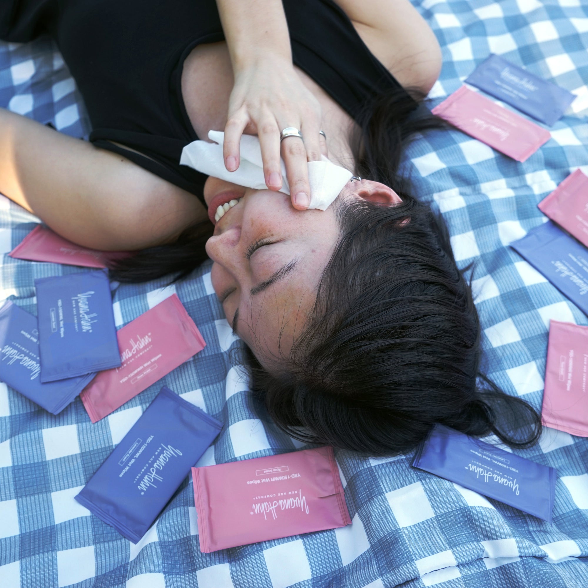 YK-150WWLR40 抗菌濕紙巾禮盒-薰衣草/玫瑰香味 (各20鋁箔單片包)